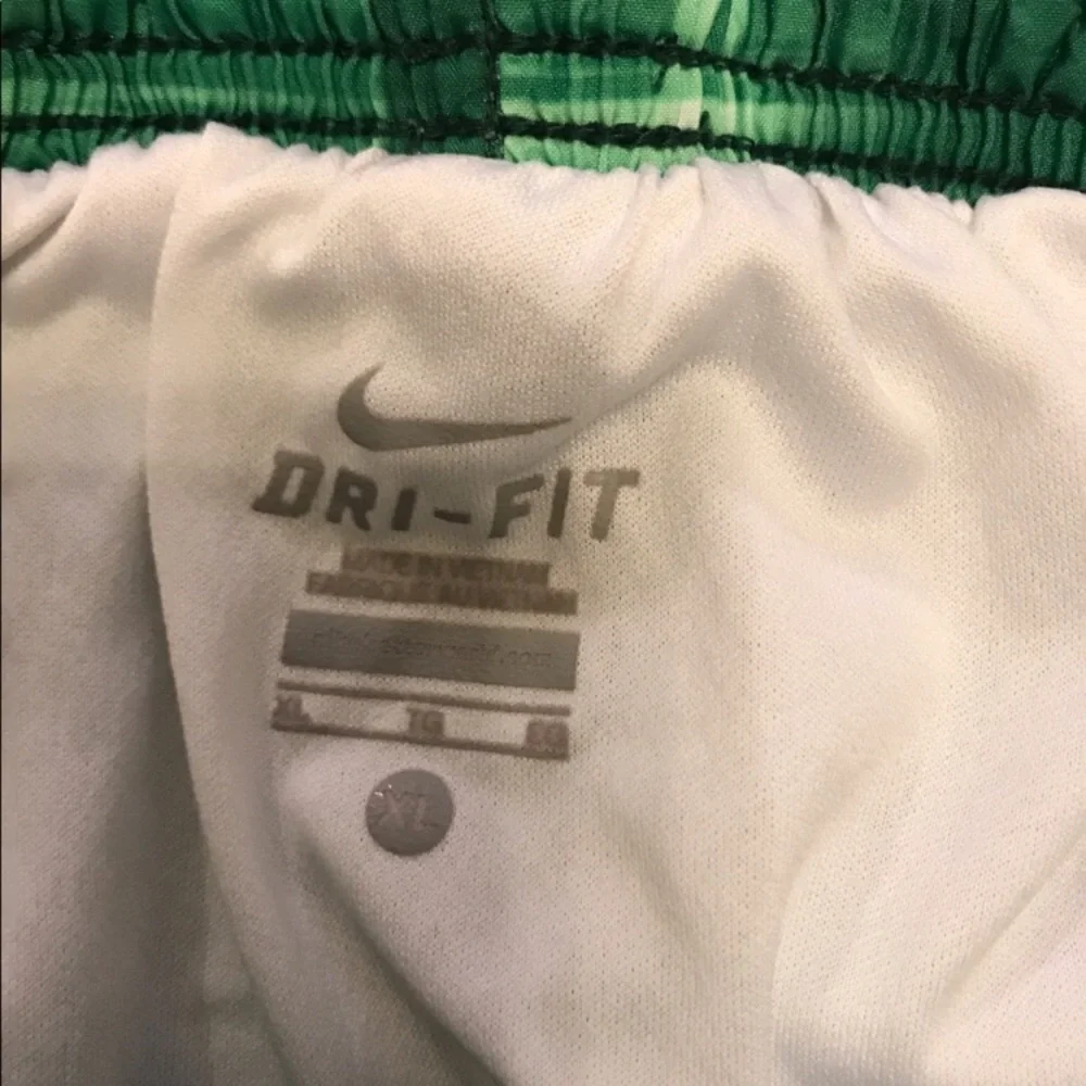 ❤️Nike - Green & Pink Plaid Athletic Running Shorts - Youth XL (Fits Women's S)
